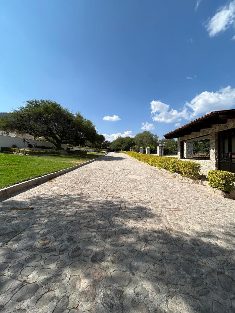 Cabanas, Suites Y Habitaciones Rancho San Jorge Берналь Экстерьер фото